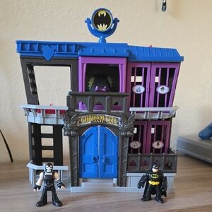 Imaginex Gotham City with Batman and Bane Figures